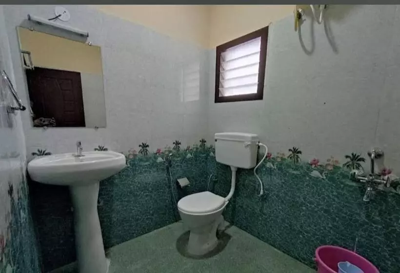 ホテル Happy Springs Home  2 Bhk Yogi Cottage