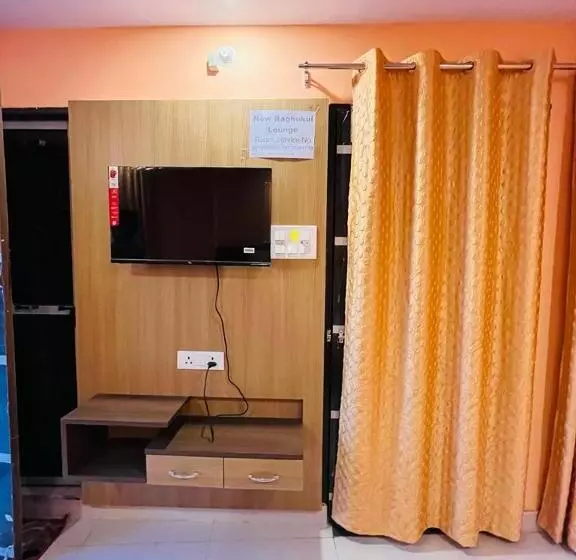 Hotelli New Raghukul Lodge