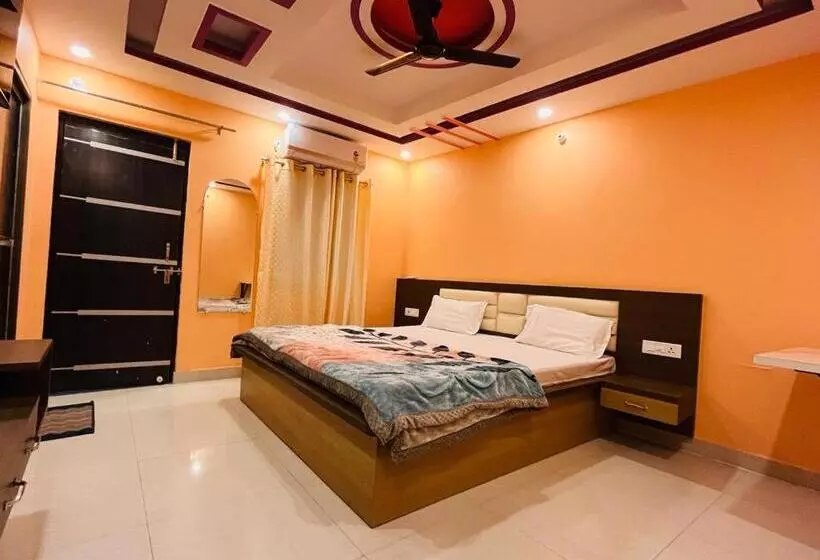 Hotelli New Raghukul Lodge