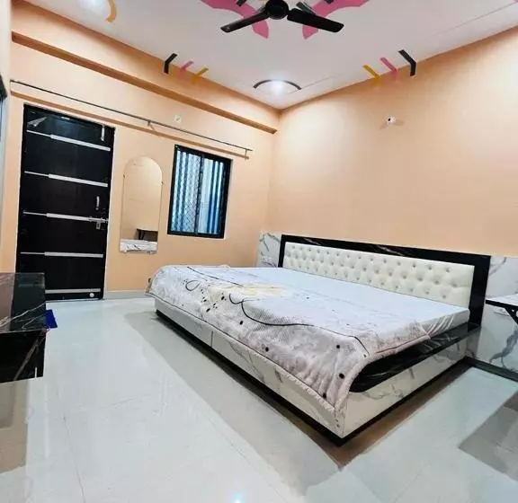 Hotelli New Raghukul Lodge