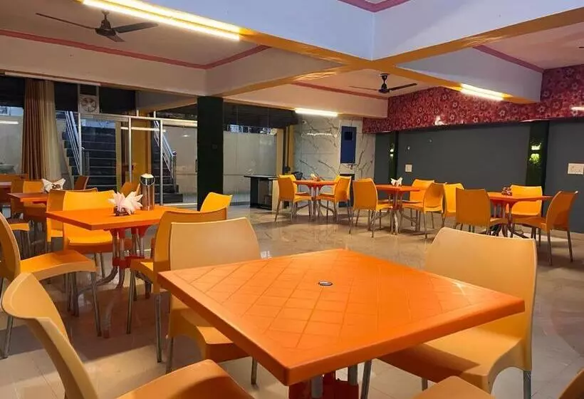 Hotelli New Raghukul Lodge