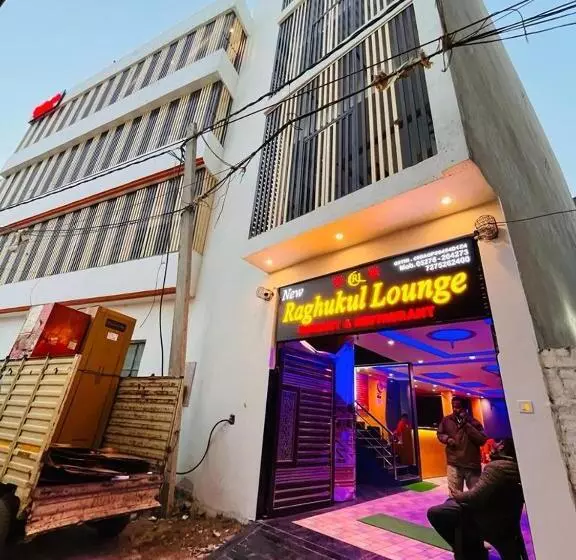 Hotelli New Raghukul Lodge