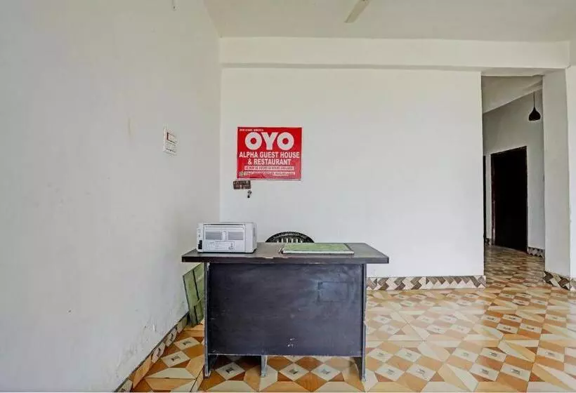 ホテル Oyo Alpha Guest House & Restaurant