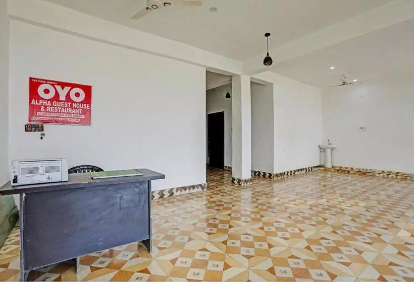 ホテル Oyo Alpha Guest House & Restaurant