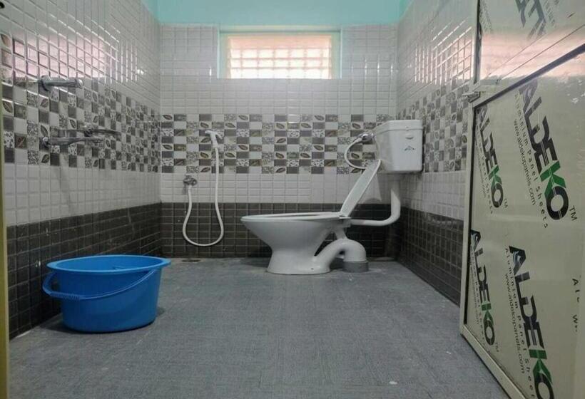 Отель Oyo Raj Residency