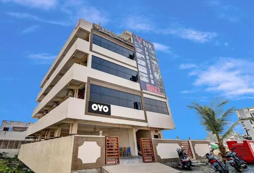 ホテル Oyo Vnr Convention