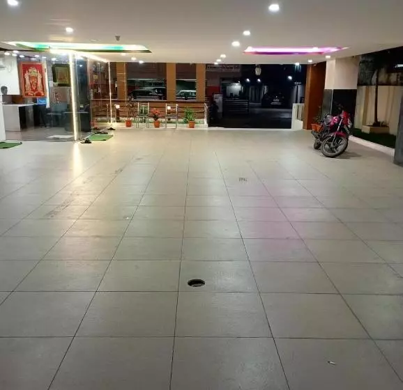 ホテル Sri Capital Residency