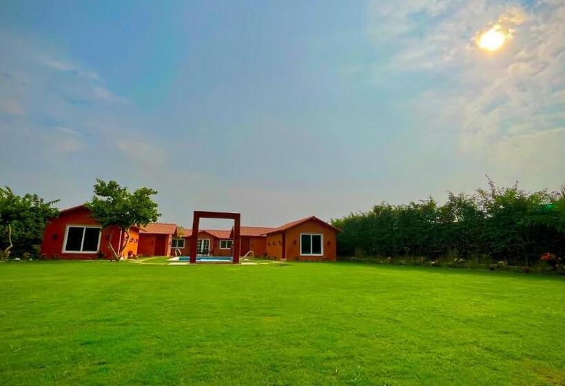 호텔 Sukriti Farmhouse, Cottage Theme Stay In Ncr