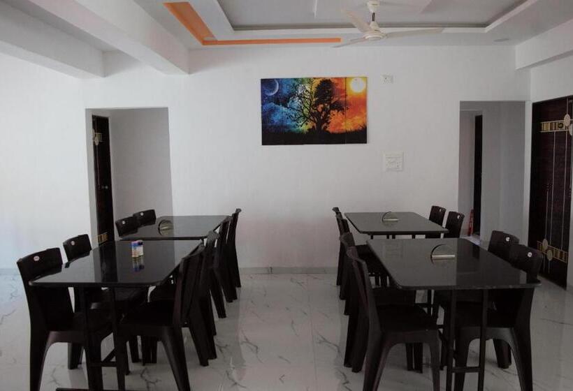 호텔 The Serenity Resort Panchgani