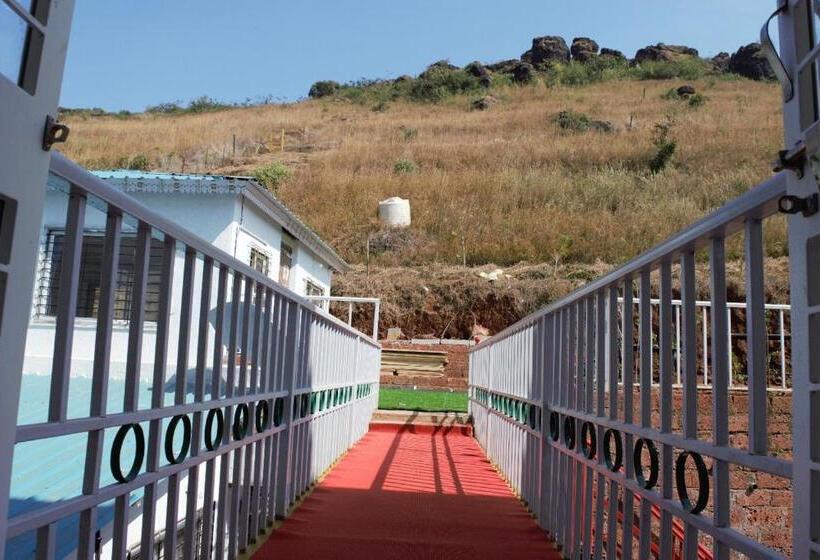 호텔 The Serenity Resort Panchgani