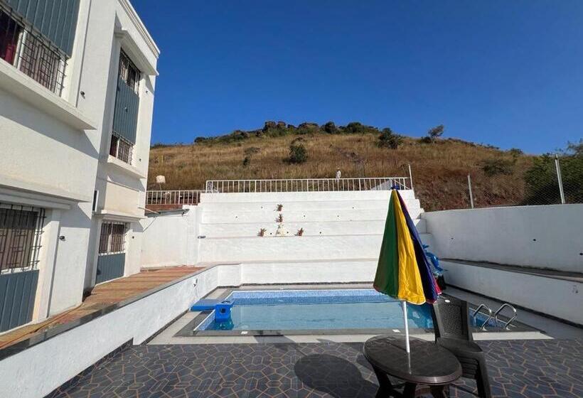 호텔 The Serenity Resort Panchgani