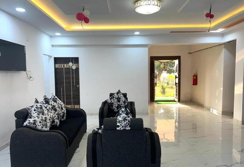 호텔 The Serenity Resort Panchgani