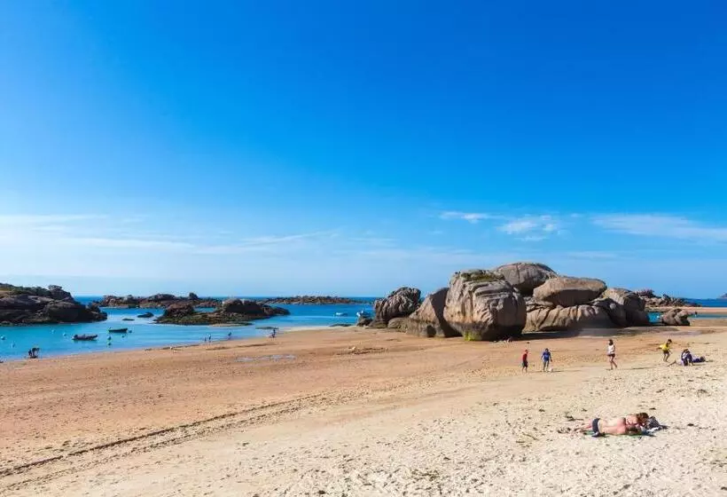 Hotelli Vvf Côte De Granit Rose à Trébeurden