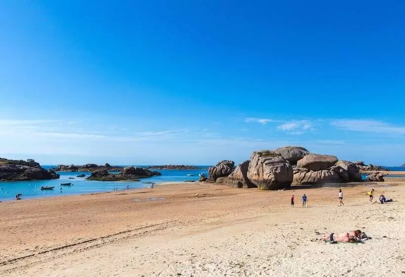 Hotelli Vvf Côte De Granit Rose à Trébeurden