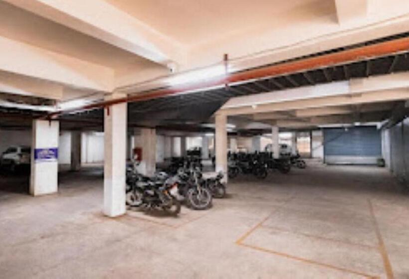 Lennox Hotel , Surat