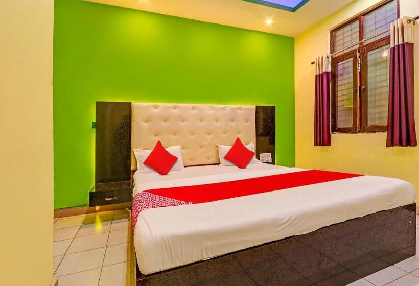 Oyo Flagship Hotel Samruddhi Lodge