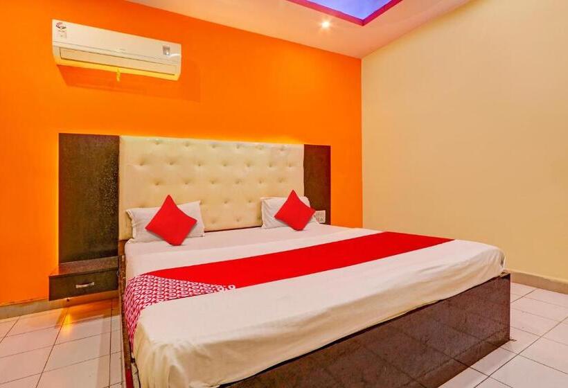 Oyo Flagship Hotel Samruddhi Lodge