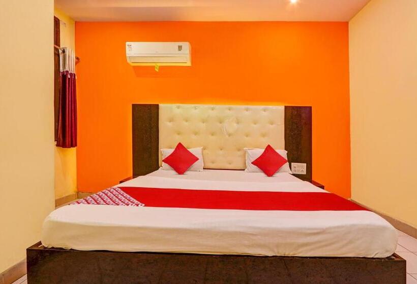 Oyo Flagship Hotel Samruddhi Lodge