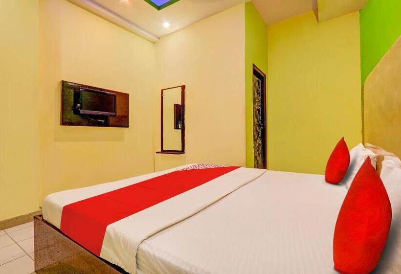 Oyo Flagship Hotel Samruddhi Lodge