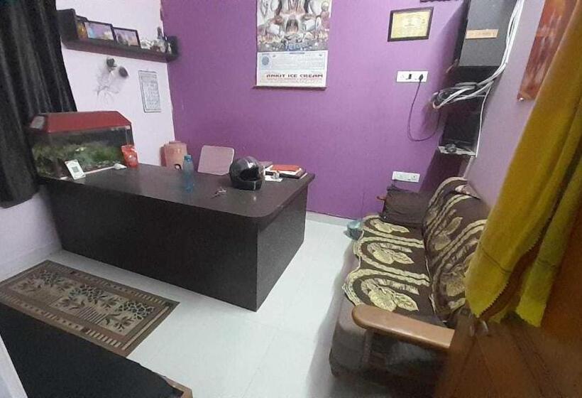 Oyo Hotel Royal Star