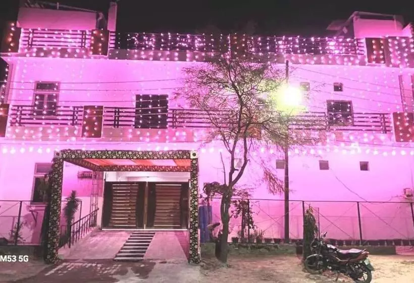 Oyo Hotel Royal Star