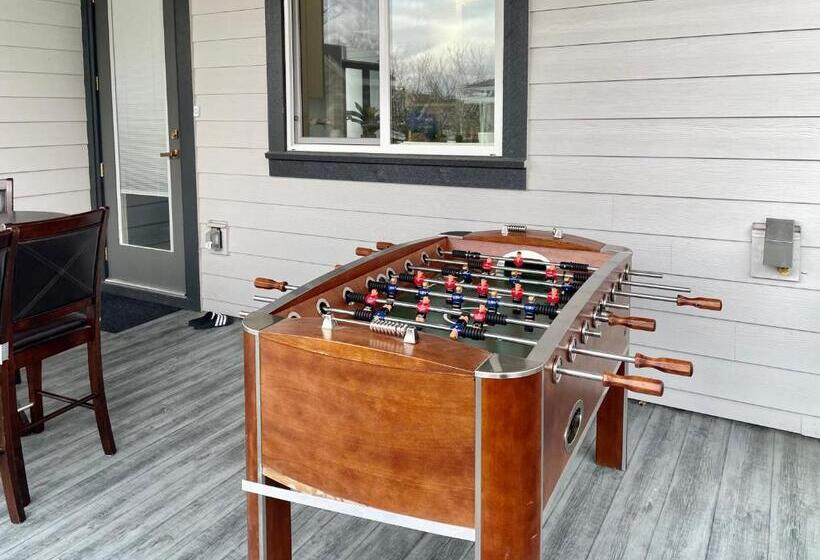 پانسیون Blissful Stay In Surrey Suite 2