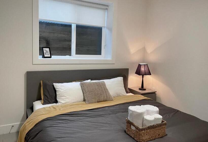 پانسیون Blissful Stay In Surrey Suite 2