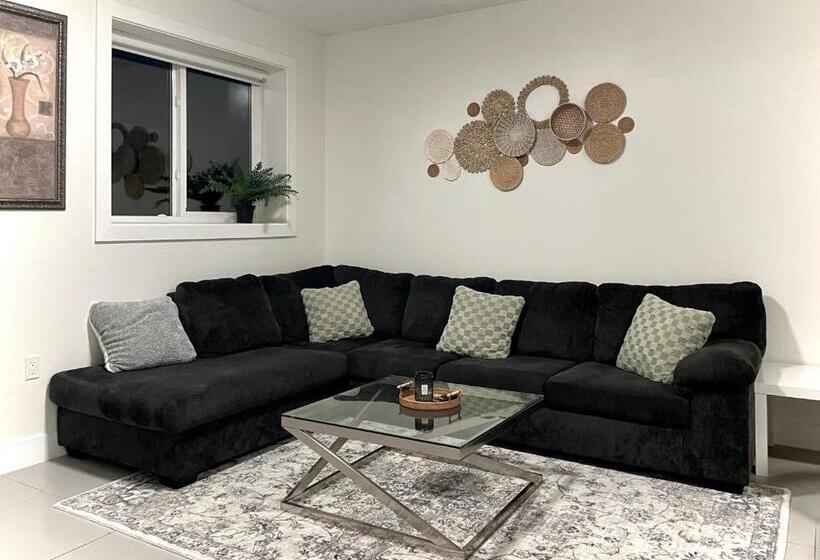 پانسیون Blissful Stay In Surrey Suite 2