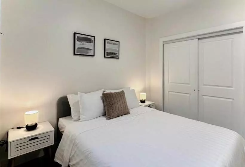 Majatalo Blissful Stay In Surrey Suite 2