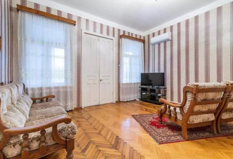 پانسیون Georgian House