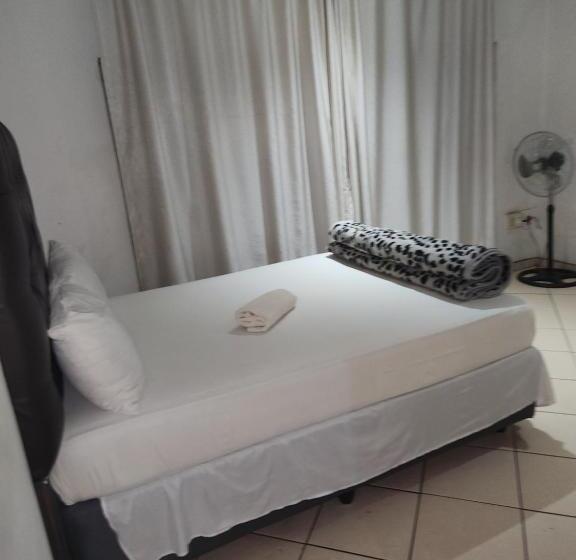 Pensão Hunters Nest Guest House Bronkhorstspruit