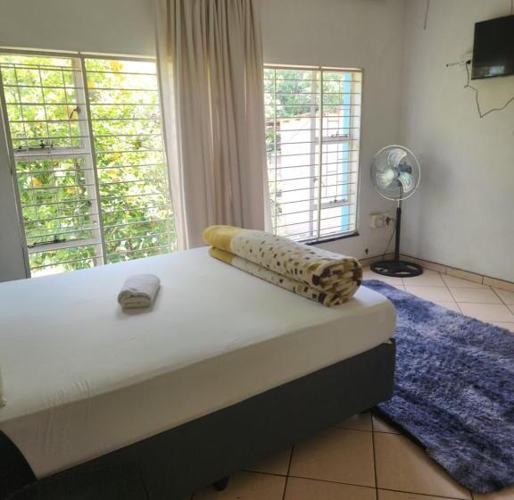 Pensão Hunters Nest Guest House Bronkhorstspruit