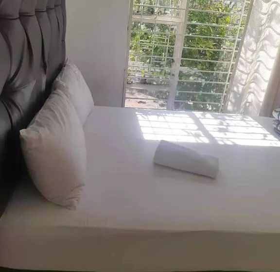 Majatalo Hunters Nest Guest House Bronkhorstspruit