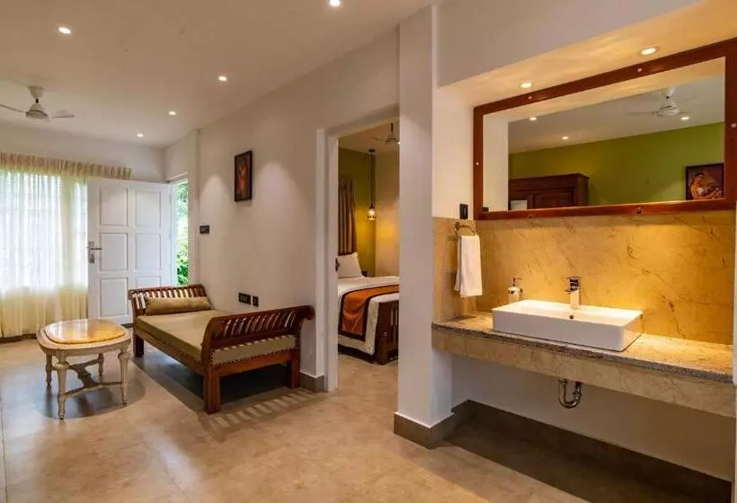 استراحتگاه Makayiram Retreat
