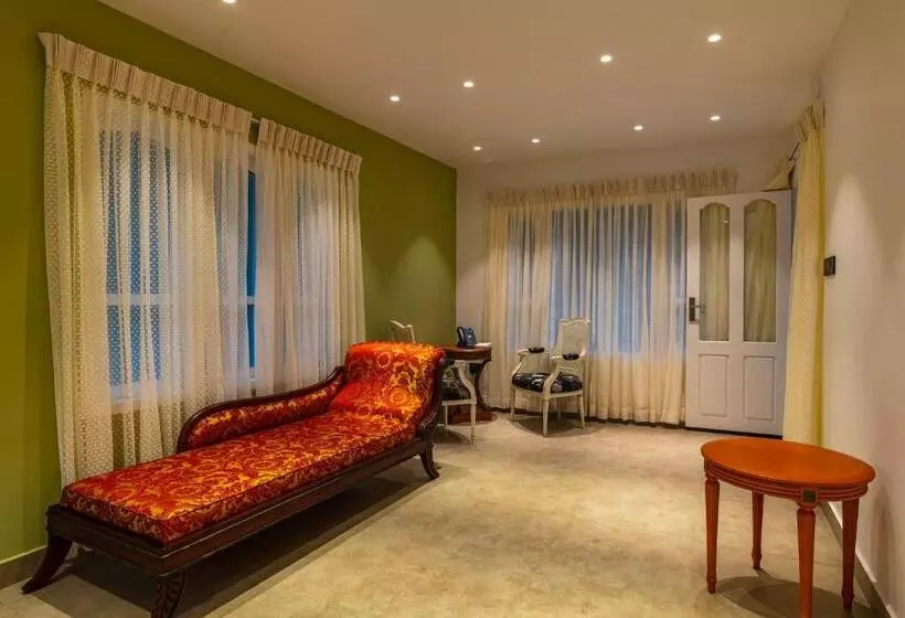 استراحتگاه Makayiram Retreat