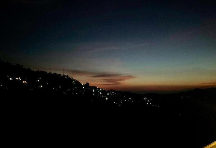 리조트 Sakadburi Homestay