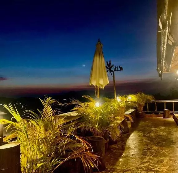 リゾートホテル Sakadburi Homestay