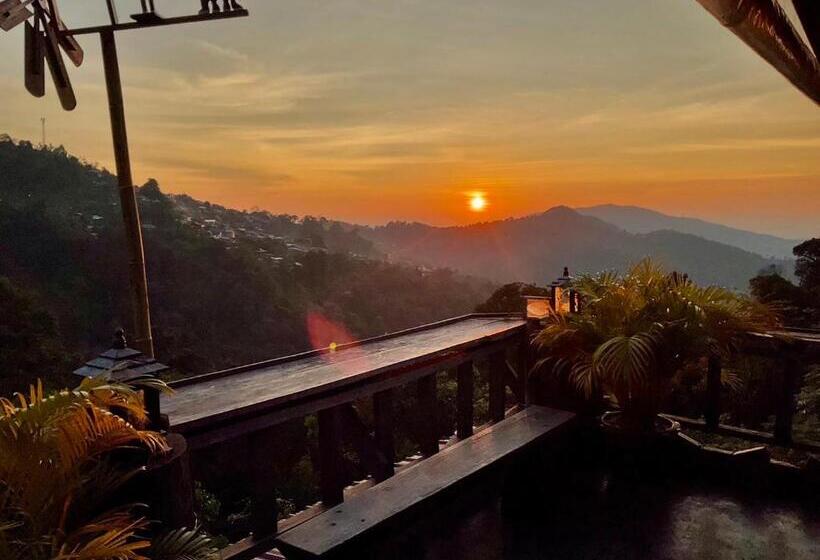 리조트 Sakadburi Homestay