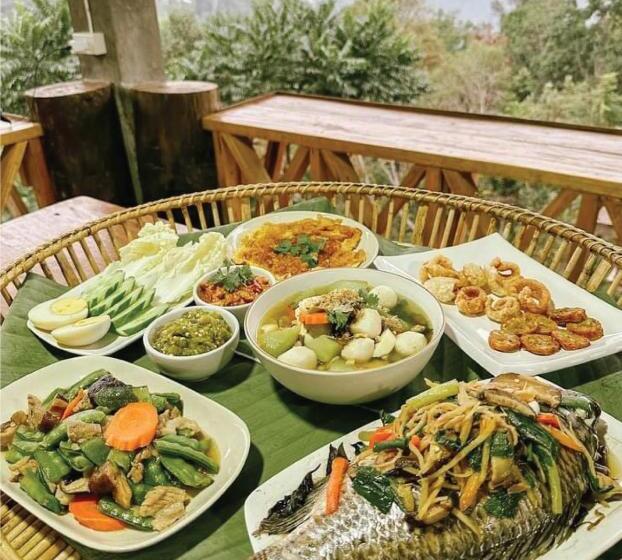 리조트 Sakadburi Homestay