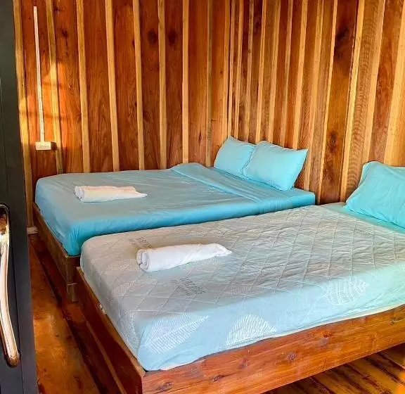 リゾートホテル Sakadburi Homestay