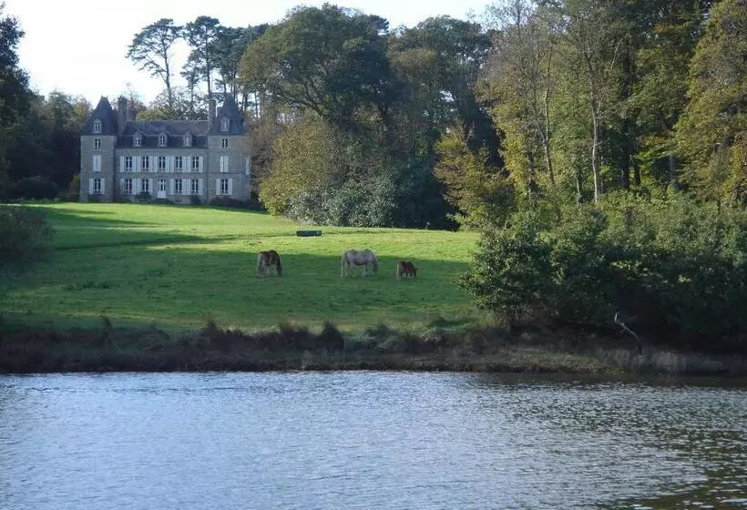 Aamiaismajoitus (B&B) Château De Penfrat
