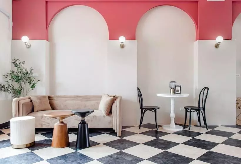 تختخواب و صبحانه Knock Knock Style Inn