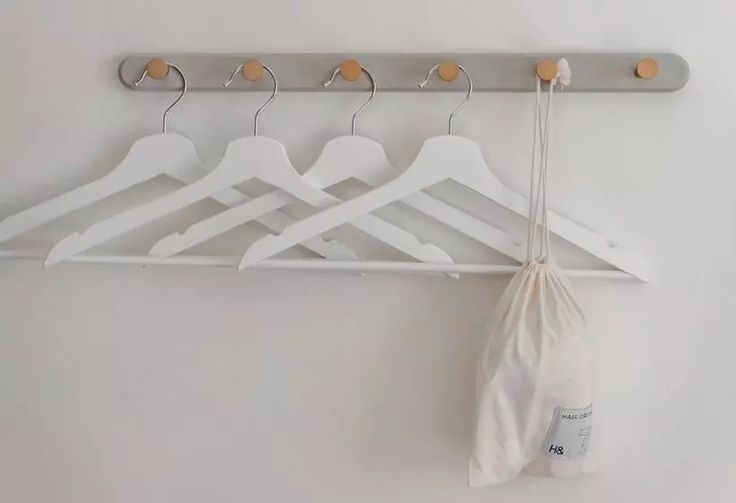 تختخواب و صبحانه Knock Knock Style Inn