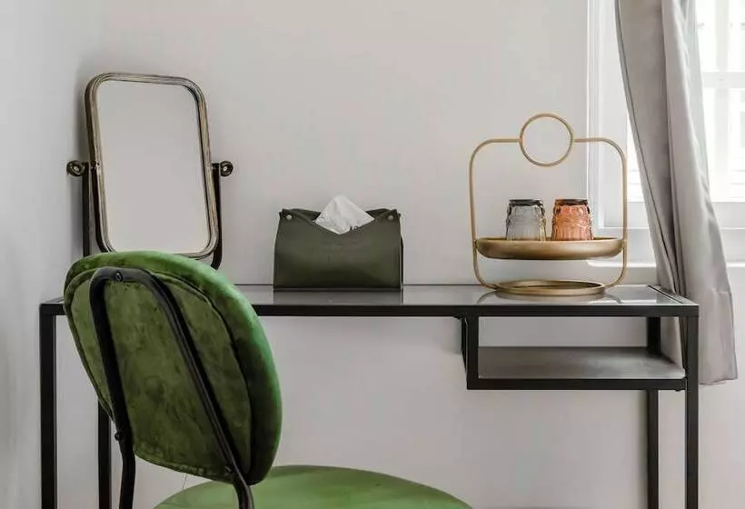 تختخواب و صبحانه Knock Knock Style Inn