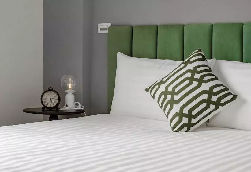 تختخواب و صبحانه Knock Knock Style Inn