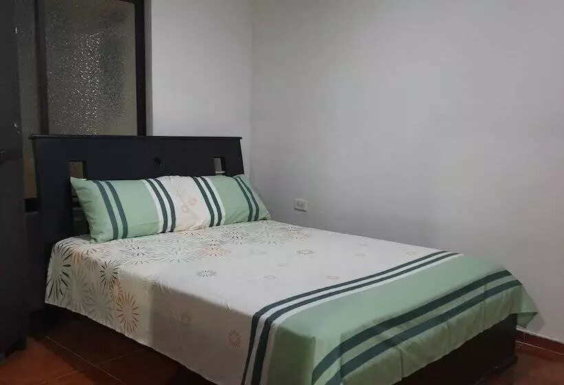 簡易ホテル Mom's House Colombia