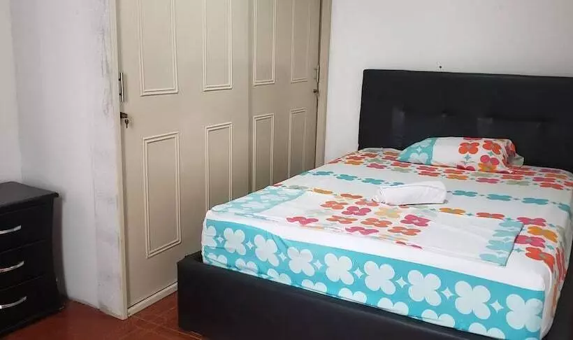簡易ホテル Mom's House Colombia