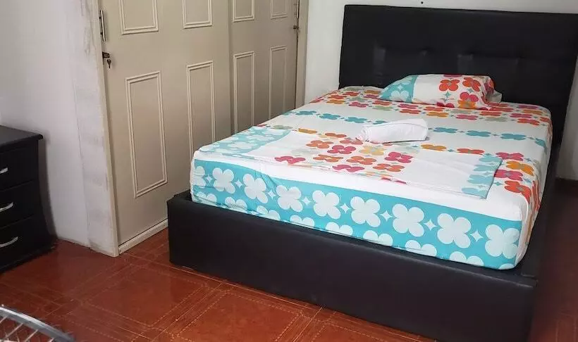 簡易ホテル Mom's House Colombia