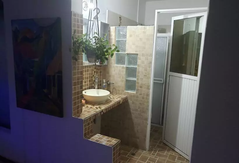 簡易ホテル Mom's House Colombia