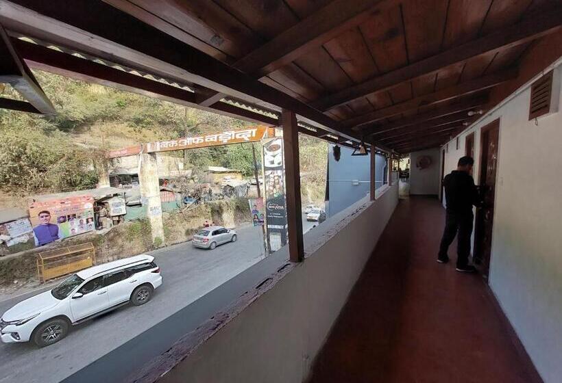 ホテル Himratana The Junctioninn